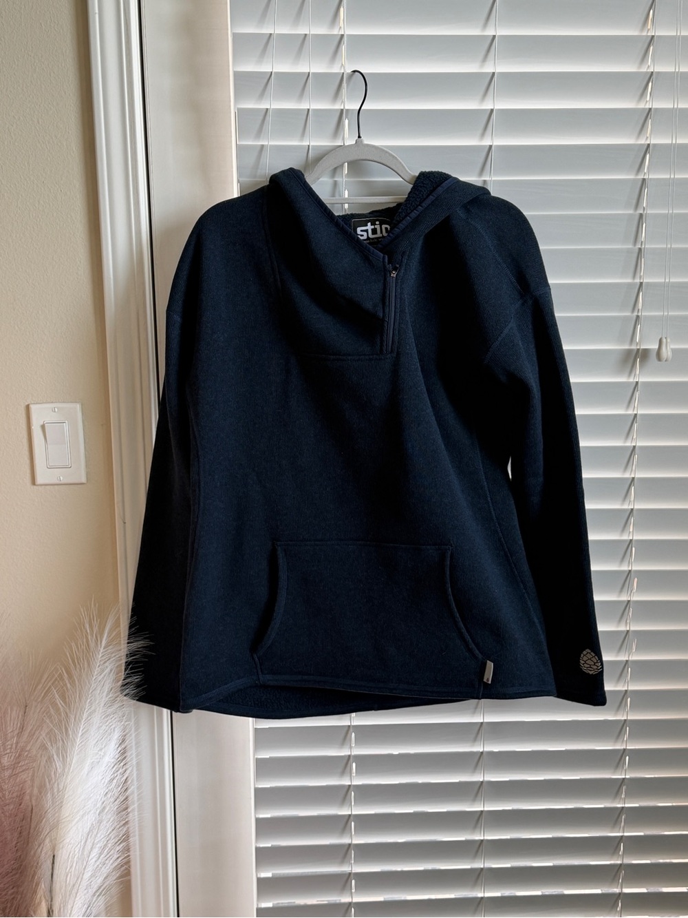 Stio Black Women's Pullover Half-Zip Hoodie